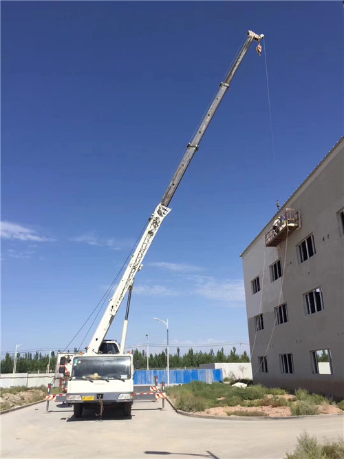 峨山“轻装强干”—— 吊车的 “轻量化臂架” 技术